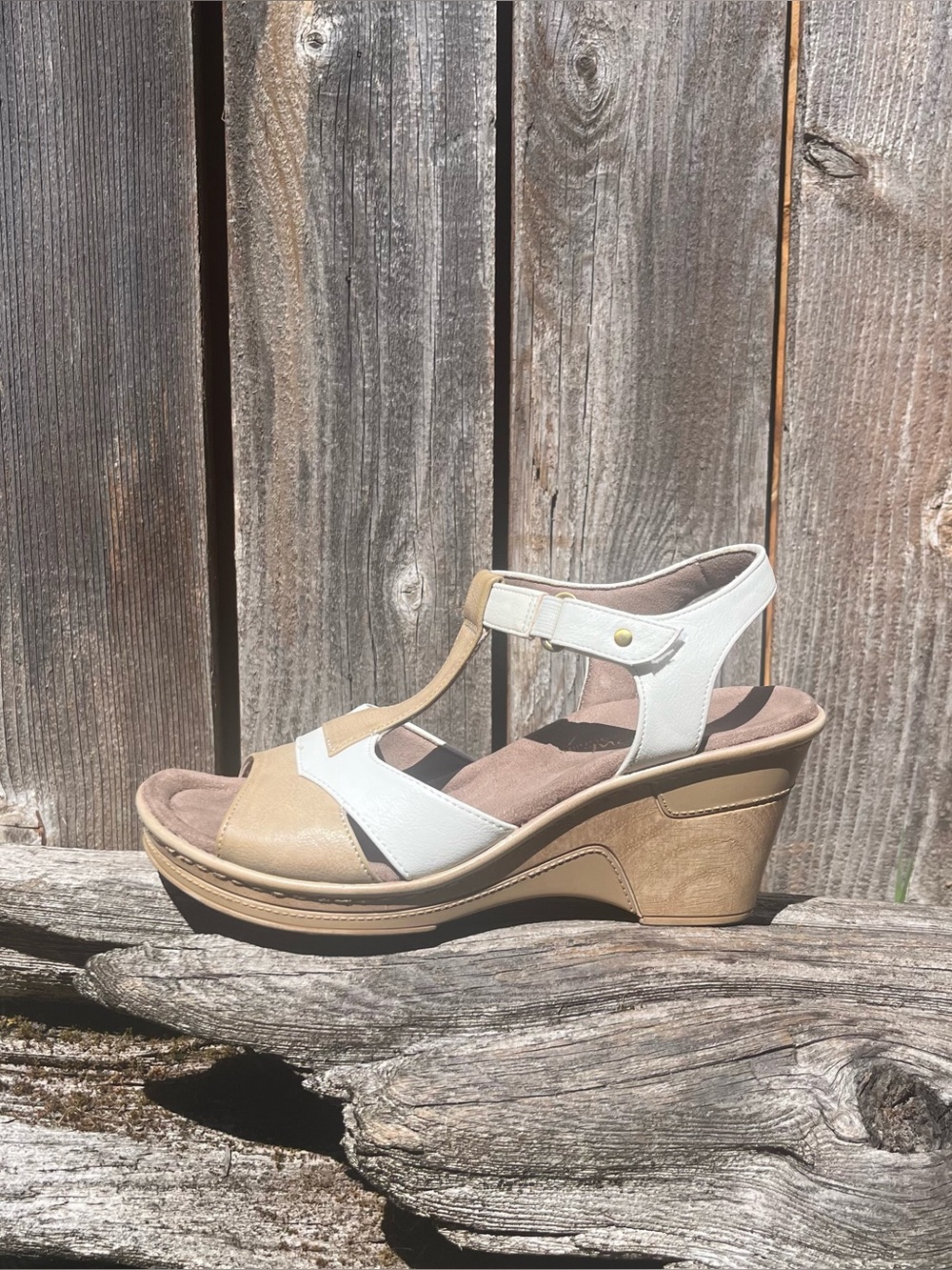 Natural Soul by Naturalizer Ravish white and tan wedge sandal size 7.5